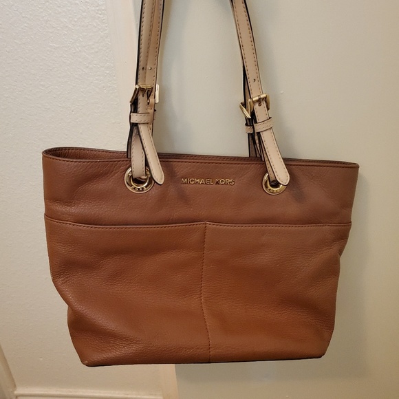 Michael Kors Handbags - Michael Kors Bedford Tote